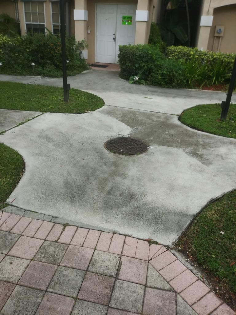 Gallery photos for Sidewalk and Concrete Cleaning in Lakes by the Bay: Image #3