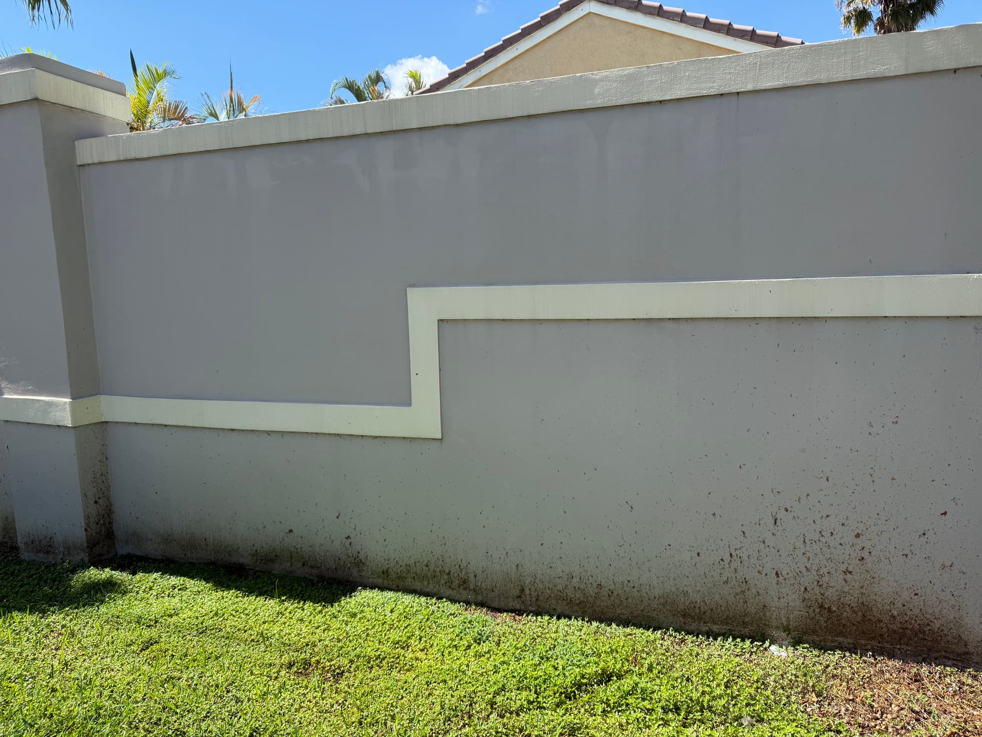 Gallery photos for HOA Wall Pressure Washing and Paint Prep in Davie: Image #2