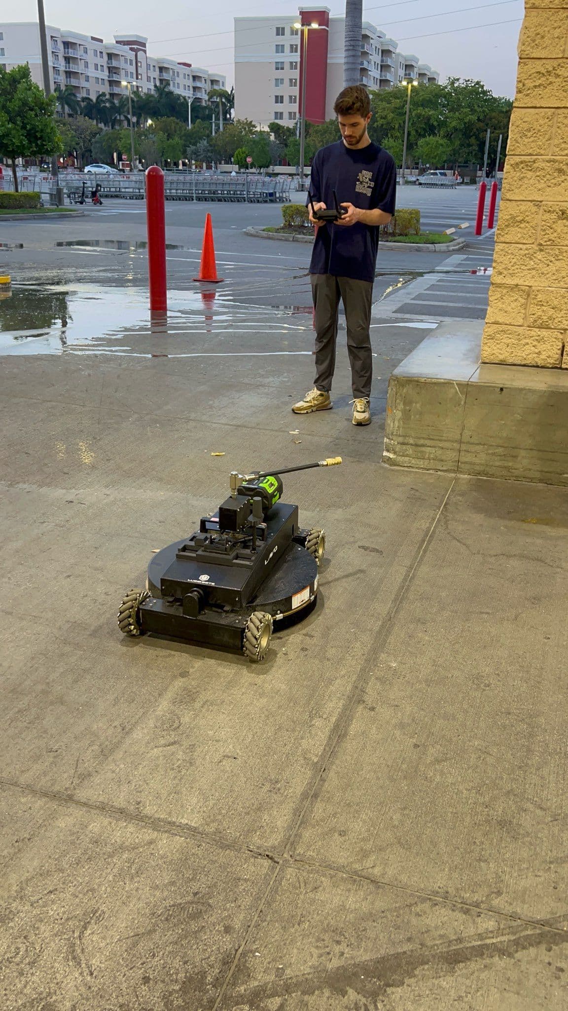 Project Revolutionizing Clean with Robotic Precision image