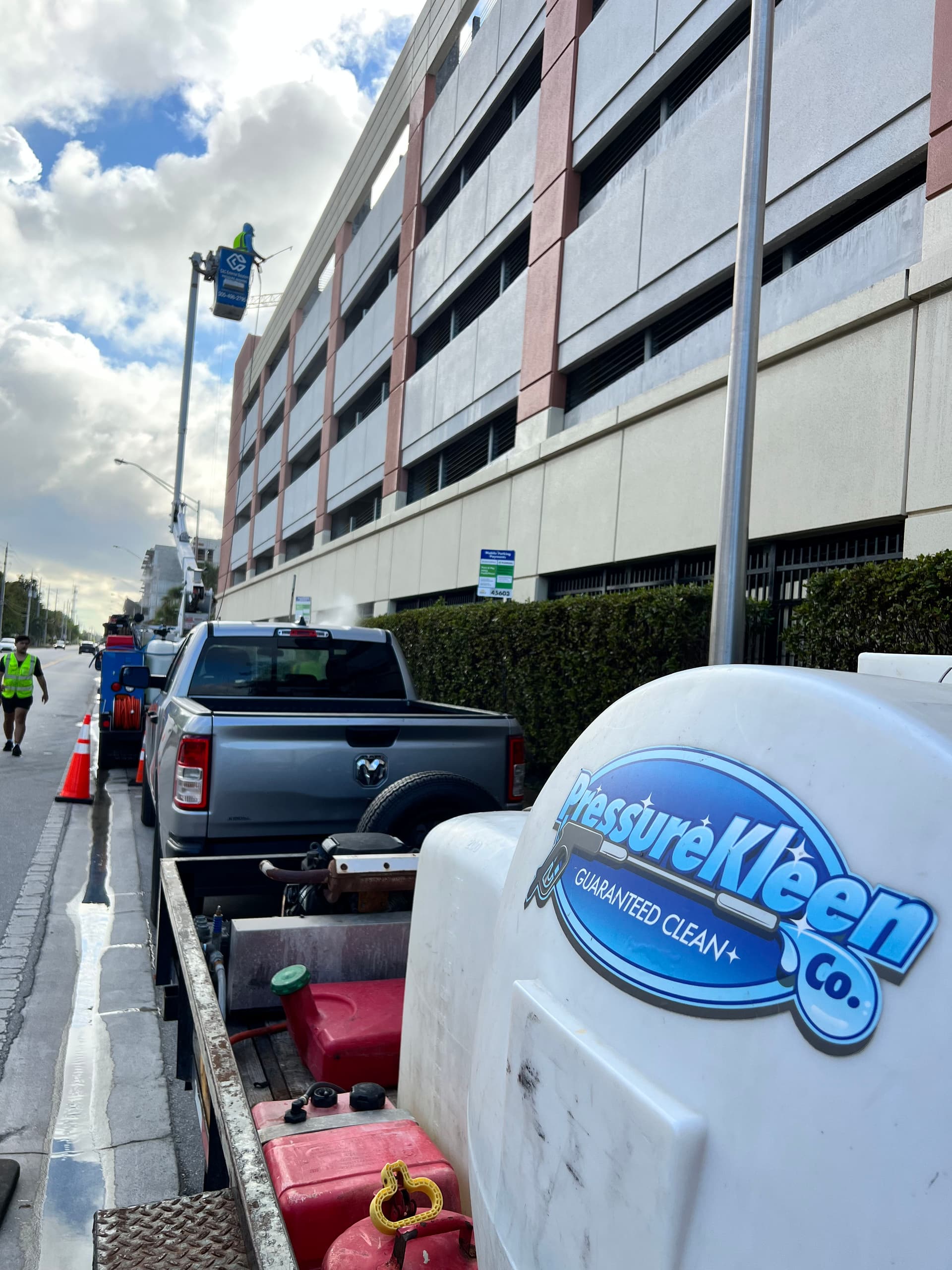 Gallery photos for Drone Cleaning Mastery in Doral Skies: Image #1