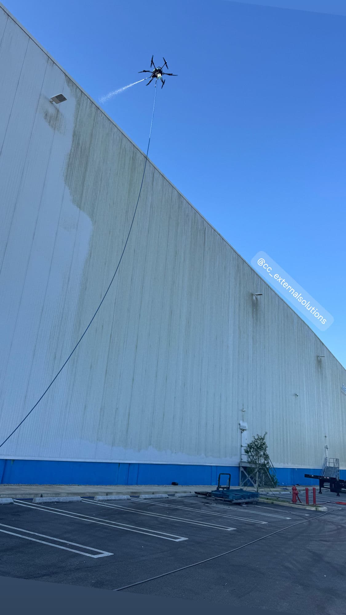 Gallery photos for Drone Soft Wash at FreezPak Logistics in Hialeah: Image #1