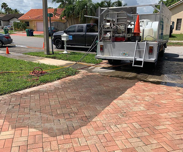 Pressure Washing Your Home in Miami